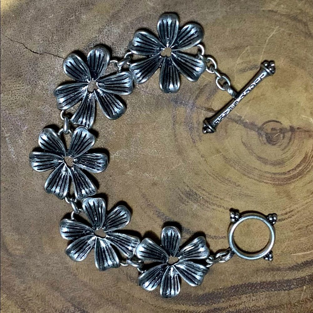 Vintage Lucky Brand Jeans Jewelry Silver Tone Flower Petal Bracelet Toggle Link